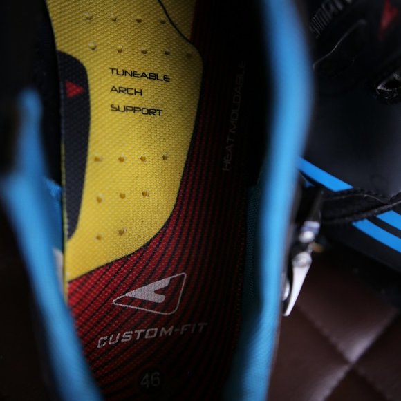 SHIMANO R320 men\'s carbon cycling shoes size 11.5/46. main image 15